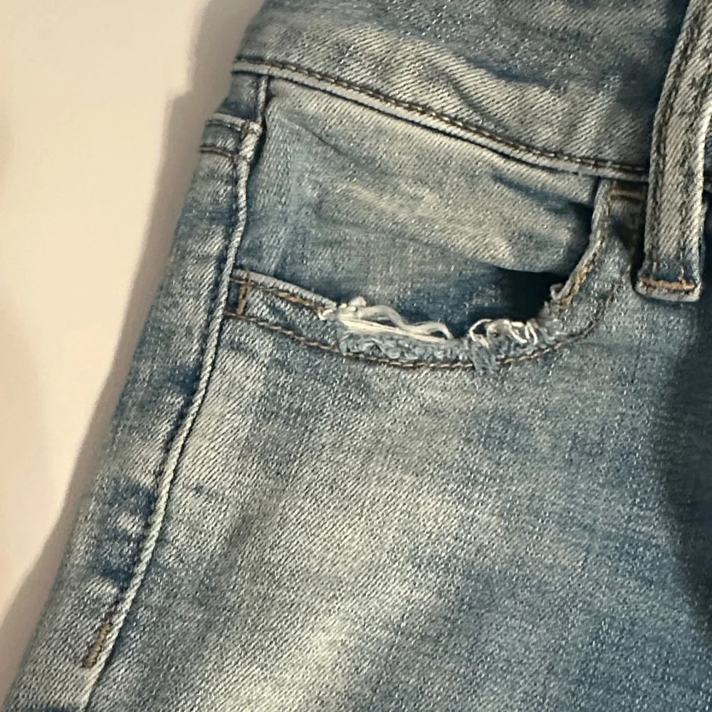 American Eagle Outfitters Light Blue Distressed Skinny Jeans - Picture 7 of 11